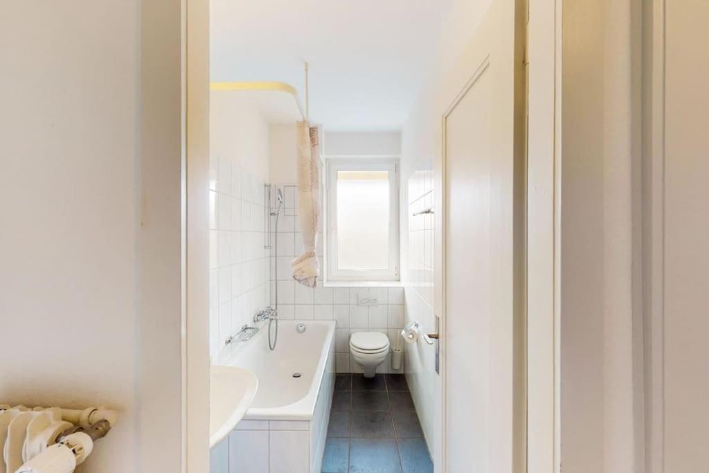 Very Spacious Studio In City Center - Parkview 4 Zurich Bagian luar foto