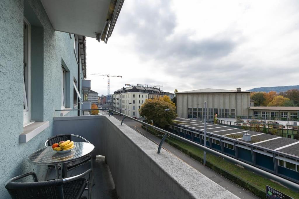 Very Spacious Studio In City Center - Parkview 4 Zurich Bagian luar foto