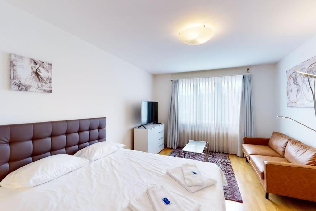 Very Spacious Studio In City Center - Parkview 4 Zurich Bagian luar foto