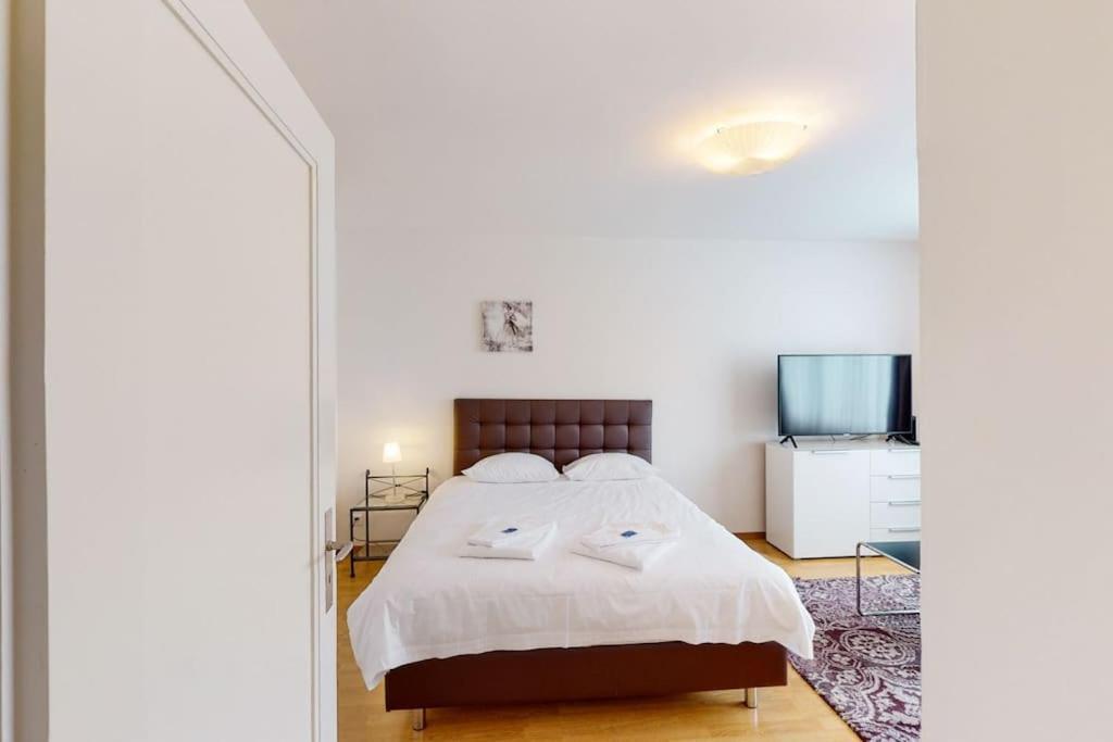 Very Spacious Studio In City Center - Parkview 4 Zurich Bagian luar foto